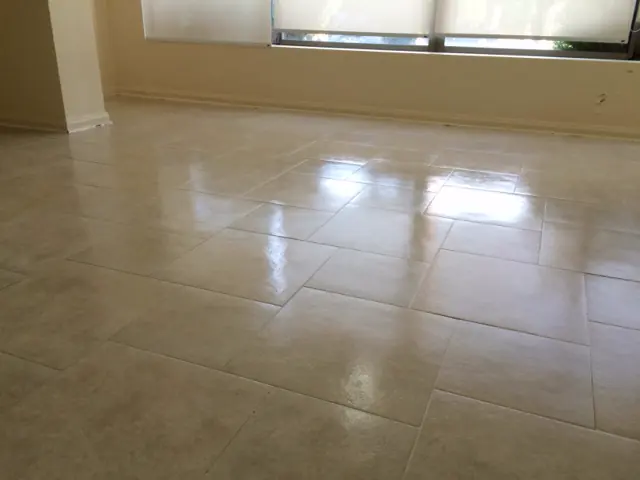 Piso de oficina pulido